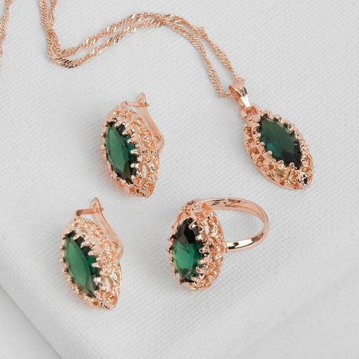 Гарнитур 3 предмета: серьги, кулон, кольцо безразмерное Эдель овал вытянутый, цвет зелёный в золоте, 45 см