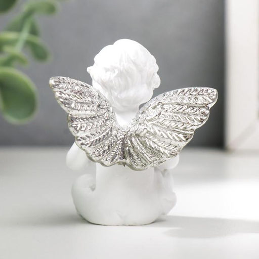 Цена за 2 шт. Фигурка полистоун «Белоснежный ангел с хрустальным сердцем», 5.5×4.7×3.5 см, МИКС