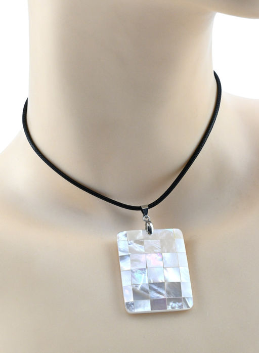 Подвеска из белого перламутра мозаика прямоугольник 30*40мм, 45см