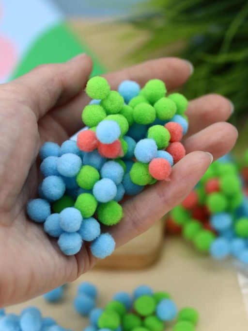 Картина из помпонов на подрамнике Draw Me! Flower, (20 х 20 см)