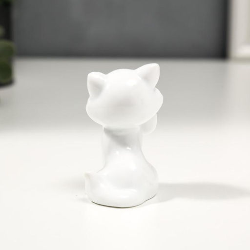 Фигурка керамика «Белый котёночек с бабочкой», с золотом, стразы, 7.5 см