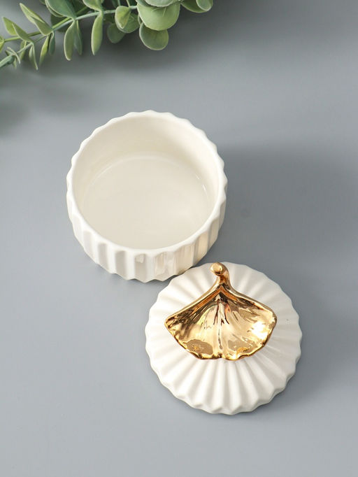 Шкатулка керамика "Золотой лист Гинкго" белая 8х8х10 см