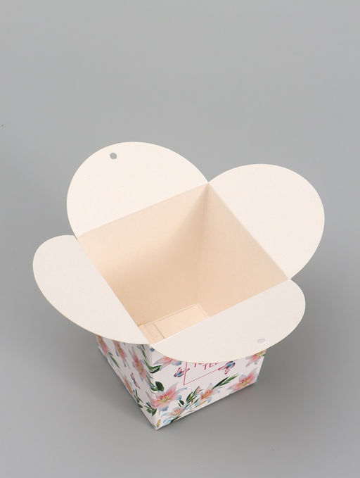 Цена за 5 шт. Бонбоньерка «Лилии», 7.5×8×7.5 см
