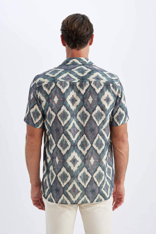 Рубашка с короткими рукавами и воротником-поло стандартного кроя с принтом - Defacto фото 6