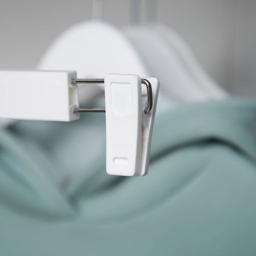 Вешалка для брюк и юбок с зажимами Доляна, 31×16 см, цвет белый