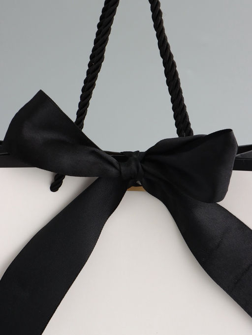 Пакет подарочный, белый, с бантом, 19 х 15 х 7 см