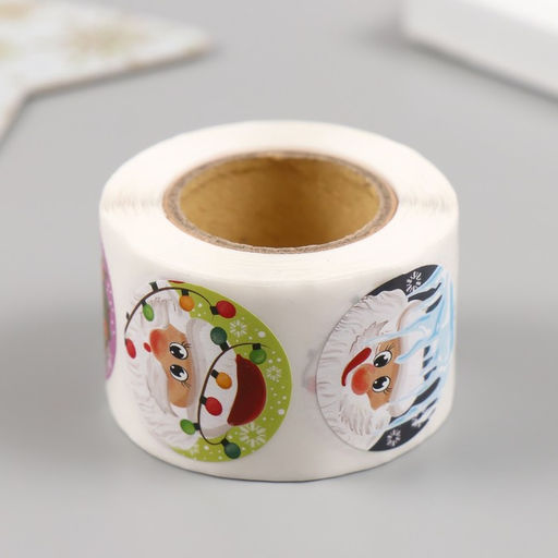 Цена за 2 шт. Наклейка бумага Дедушка Мороз, d=2.5 см, 252 шт. в рулоне - Арт узор фото 3
