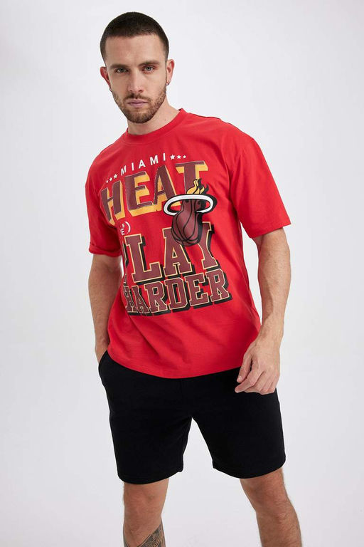 DeFactoFit Футболка свободного кроя NBA Miami Heat из 100 % хлопка с круглым вырезом и короткими рукавами фото 4