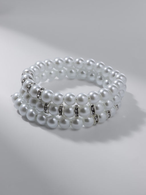 Браслет-пружинка Жемчужинка морская 3 ряда, белый в серебре, L=7 см