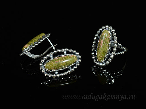 Кольцо Серьги с унакитом размер 19