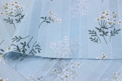 Фактурный хлопок с мережкой-полосой Веточки ромашки на бледно-бирюзовом, ВИД2, ш.1.45м, хл-100% - Купава фото 5