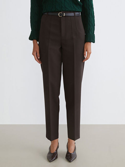 Beli Kemerli Dar Fit Kad?n Pileli Pantolon