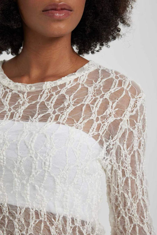 Приталенная укороченная кружевная белая блузка с длинными рукавами - Defacto фото 5