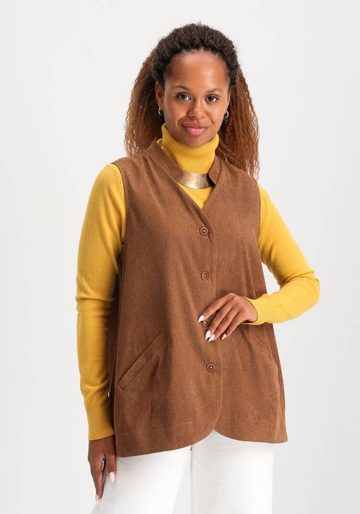 Жилет из вельвета с карманами песочный