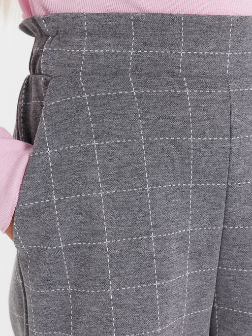 Прямые серые шорты в крупную клетку с рюшей на поясе для девочек - Mark formelle фото 4