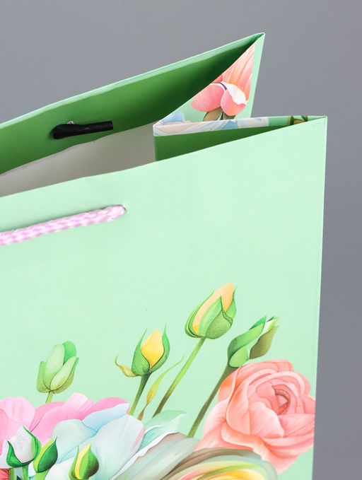 Цена за 2 шт. Пакет подарочный ламинированный вертикальный Цветочный вальс, 26?12?32 см