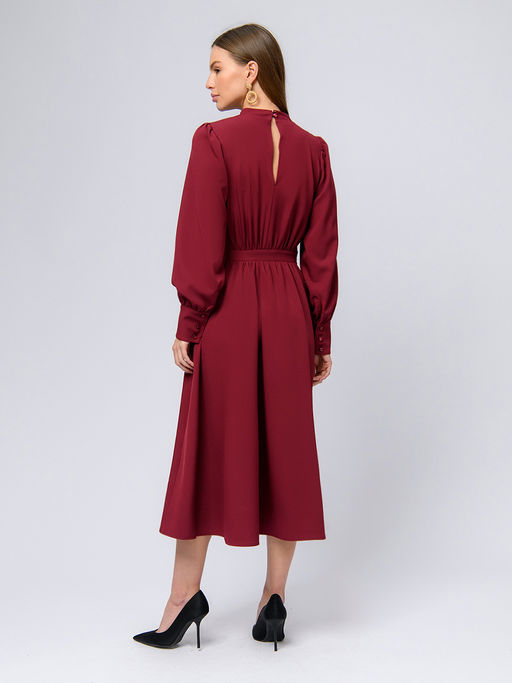 Платье вишневого цвета длины миди с драпировкой и длинными рукавами - 1001dress фото 3