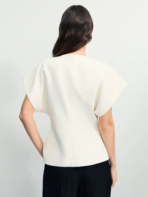 Приталенный жилет с декоративной пуговицей / Zarina