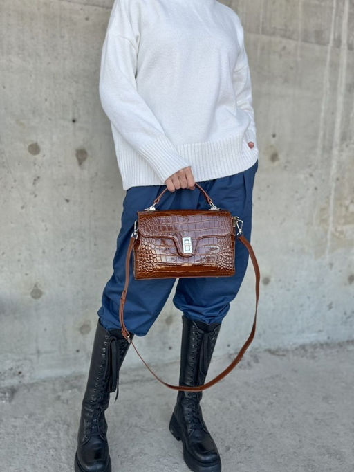 Женская лаковая сумка под крокодила HW-7711 Браун