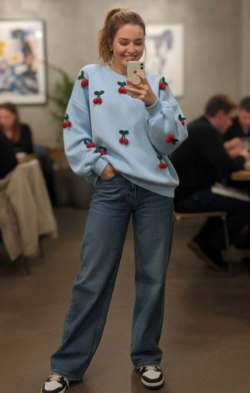 Свитшот с начёсом и вязаными вишенками SNV001