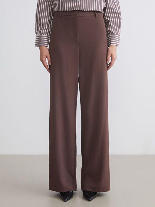 Standart Fit Geni? Pa?a Kad?n Pantolon