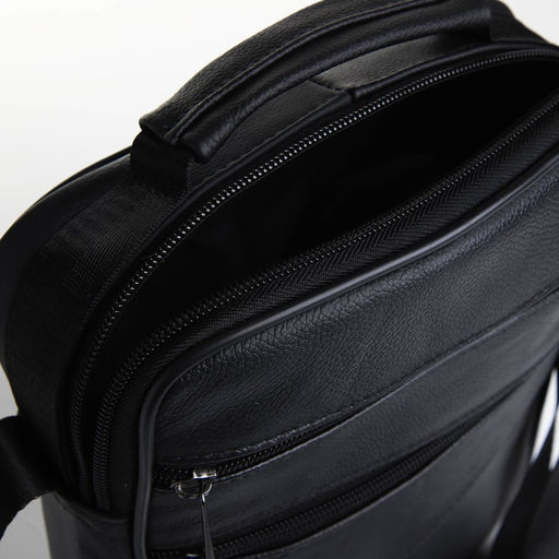 Сумка мужская, на молнии, через плечо, с длинным ремнём, прессованная кожа, 3 наружных кармана, чёрная