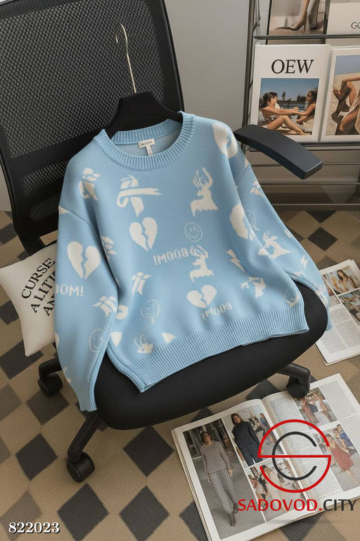 Теплый свитер с рисунком