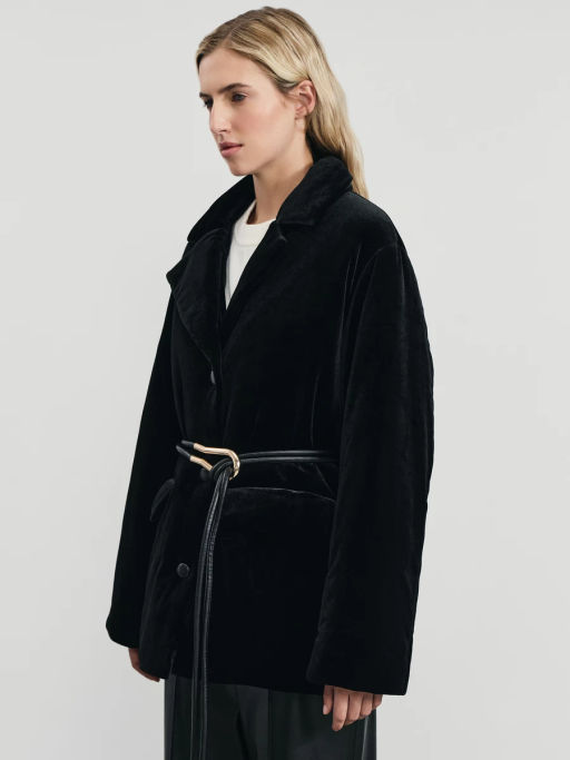 Куртка из бархата с поясом и акцентной деталью / Zarina фото 5