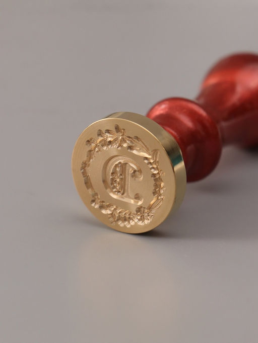 Печать для сургуча с пластиковой ручкой «Венок с буквой D», 2.5×2.5×6.3 см