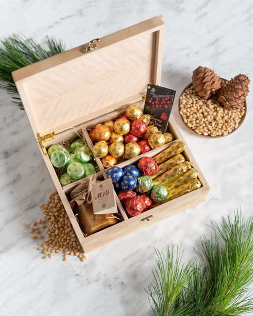 Деревянная шкатулка с конфетами, 920 г - Сибирский кедр фото 2