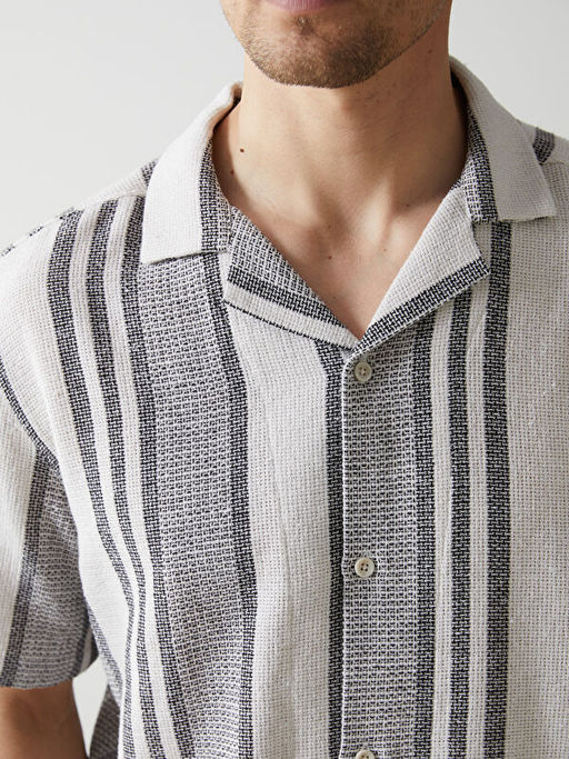 Regular Fit K?sa Kollu ?izgili Erkek G?mlek