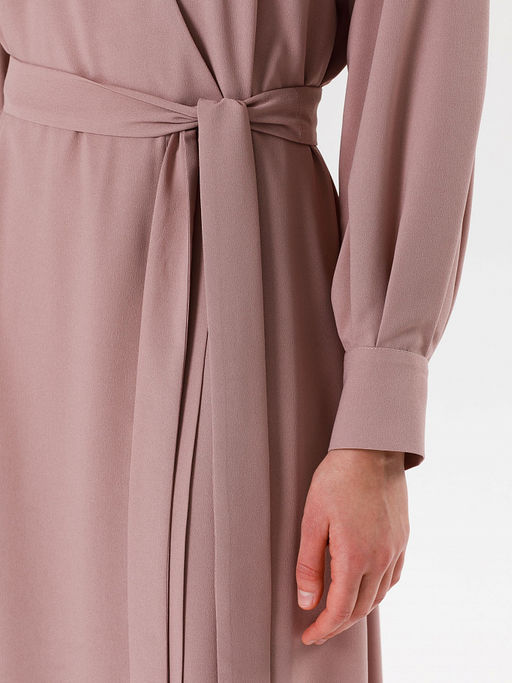 Платье из крепа