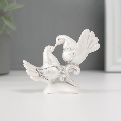Фигурка полистоун Два голубя, на подставке, 6.3?5.5?2.5 см, МИКС