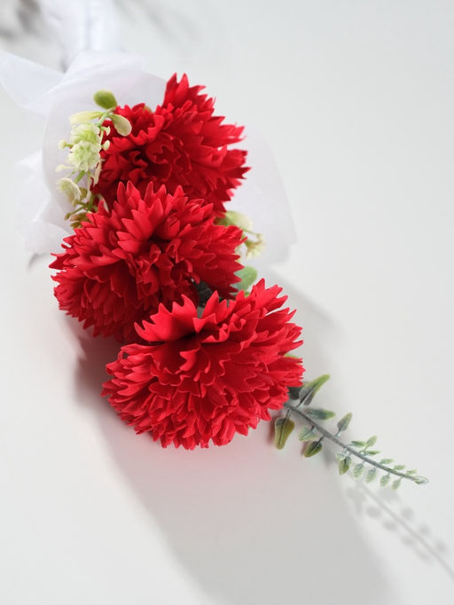 Букет из мыльных лепестков для ванны Три гвоздики на подиуме, подарочный, красный, 8?8?25 см - Simaland фото 3