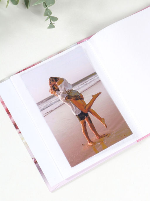 Фотоальбом на 40 фото 10х15 см "Сердце и розовая роза с бабочкой" в коробке 4,5х14х17 см