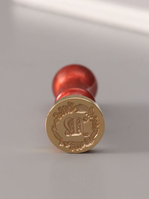 Печать для сургуча с пластиковой ручкой «Венок с буквой M», 2.5×2.5×6.3 см