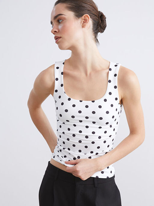 U Yaka Puantiyeli Kad?n Atlet