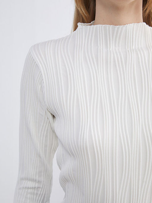 Dik Yaka Dokulu Kad?n Body