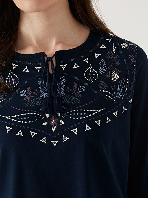 Ba?lamal? Yaka Desenli Kad?n Bluz