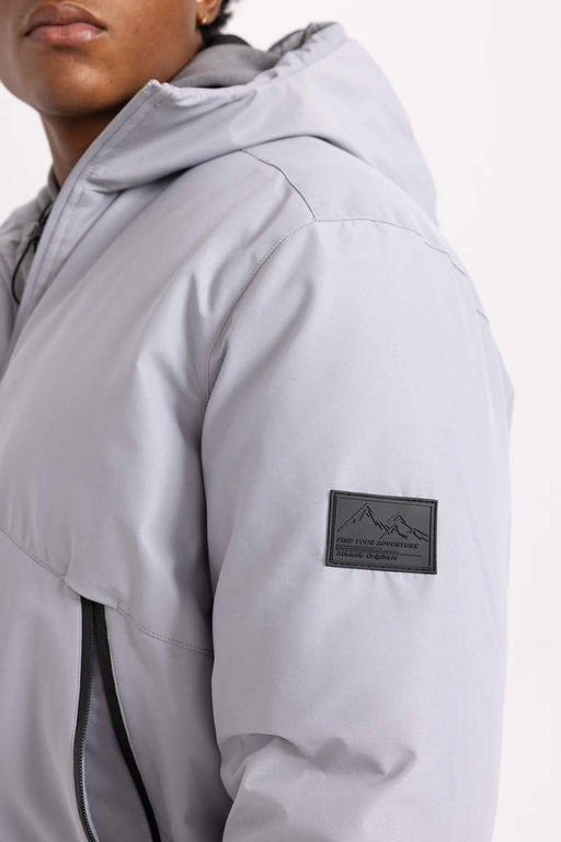 Водоотталкивающее водонепроницаемое пальто приталенного кроя DeFactoFit с капюшоном  фото 5