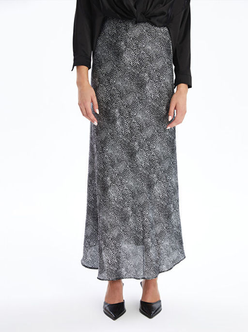 Standart Fit Desenli Saten Kad?n Etek