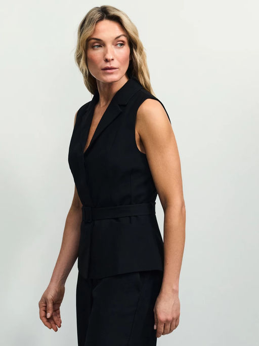 Приталенный жилет с поясом / Zarina