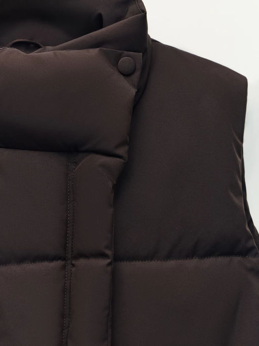 Утепленный стеганый жилет со стойкой-воротником / Zarina