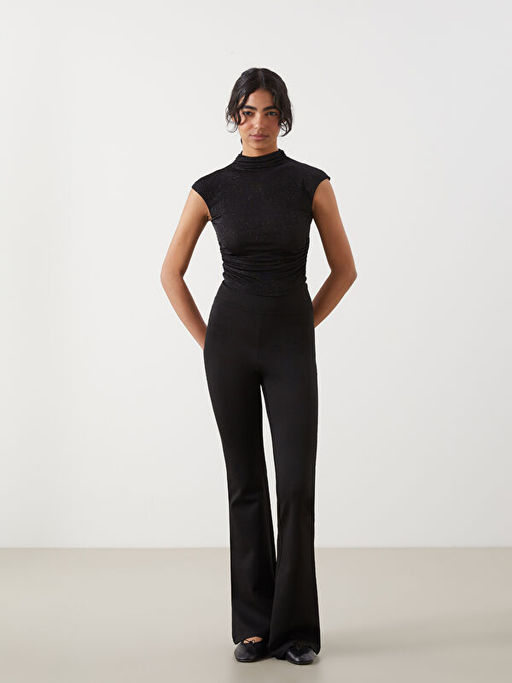 D?k?ml? Yaka Parlak G?r?n?ml? Kad?n Bluz