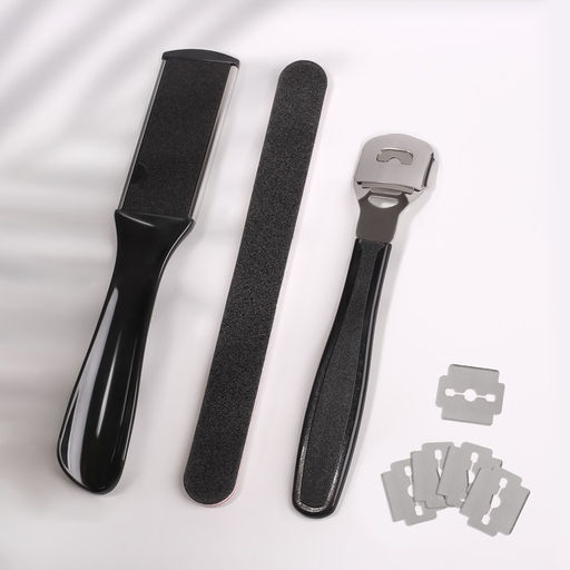 Набор для педикюра, 4 предмета, на блистере, чёрный