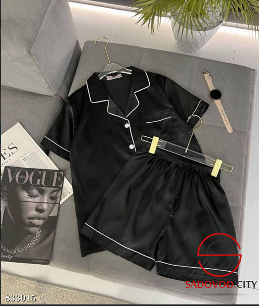 Пижама с шортами и рубашкой