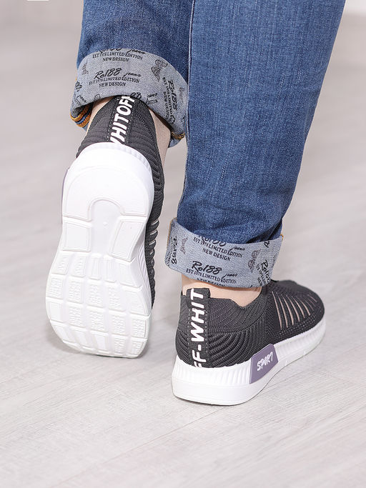 Слипоны женские на шнурках