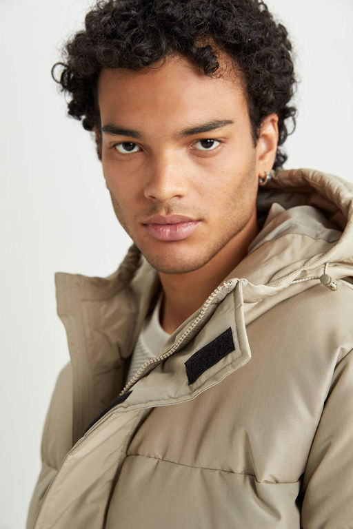 Водоотталкивающая куртка-пуховик стандартного кроя с капюшоном - Defacto фото 8