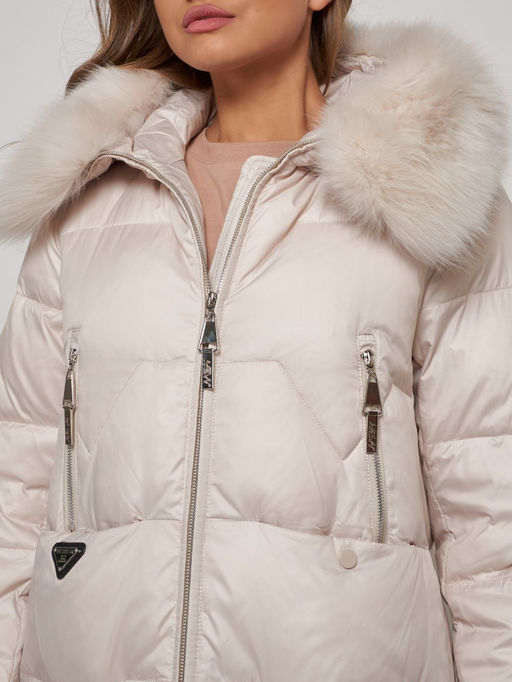 Пальто утепленное с капюшоном зимнее женское бежевого цвета 13305B - Visdeer фото 12