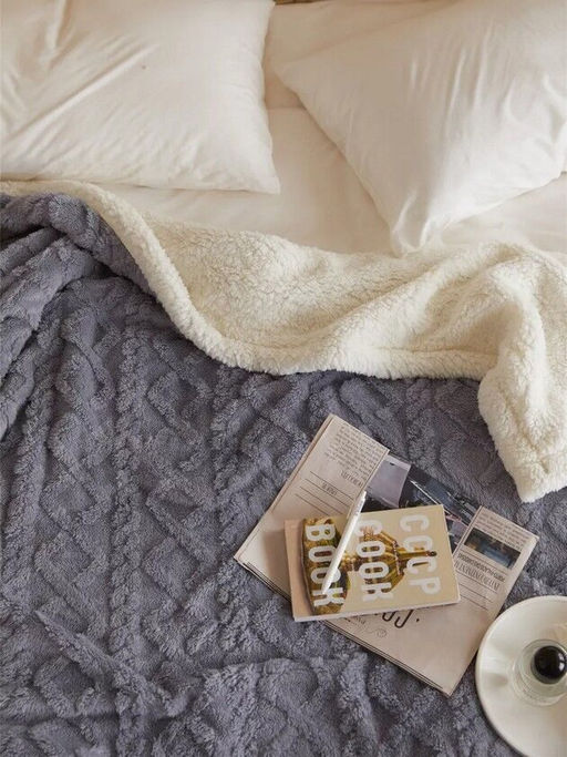 Плед плюшевый двусторонний с декором Вязаный узор-серый 200*230 см. - Лен поволжья фото 4